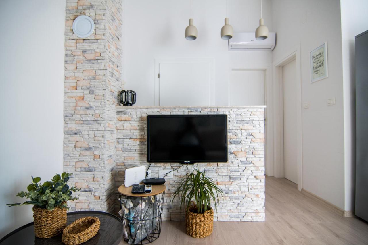 Apartments Up&Up Рогозница Экстерьер фото