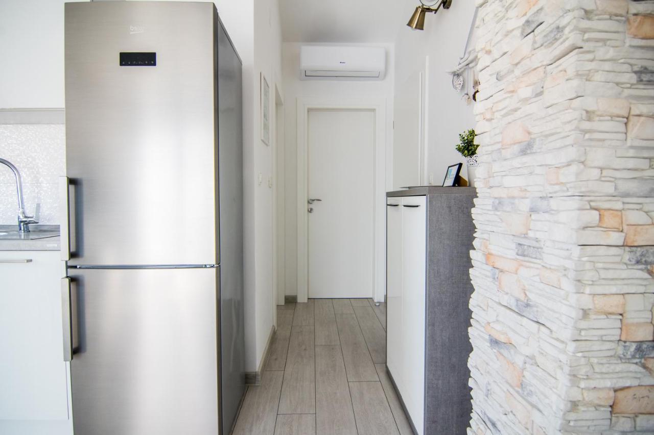 Apartments Up&Up Рогозница Экстерьер фото