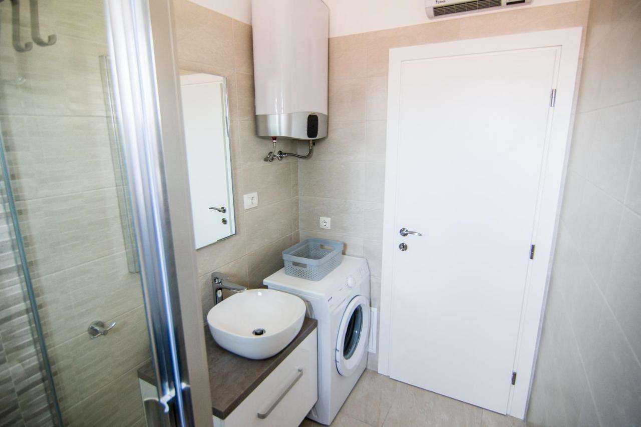 Apartments Up&Up Рогозница Экстерьер фото